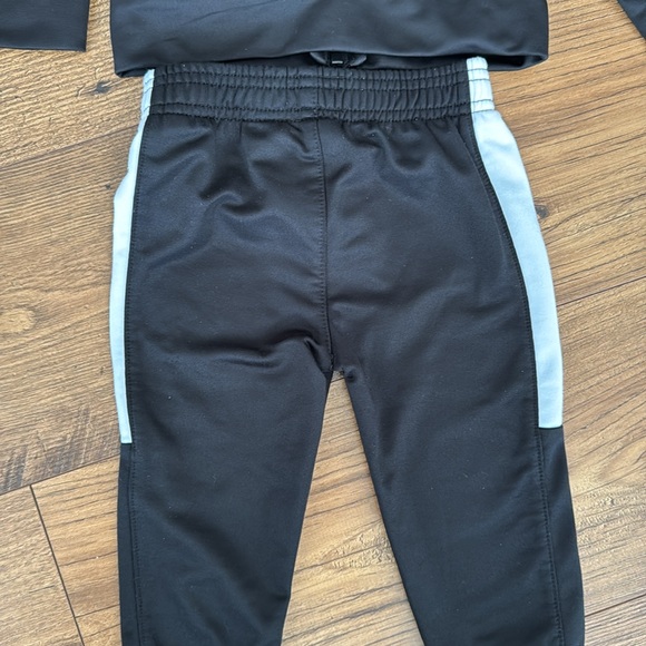 Puma toddler black track suit, jacket and pants, size 18 months - Picture 6 of 8